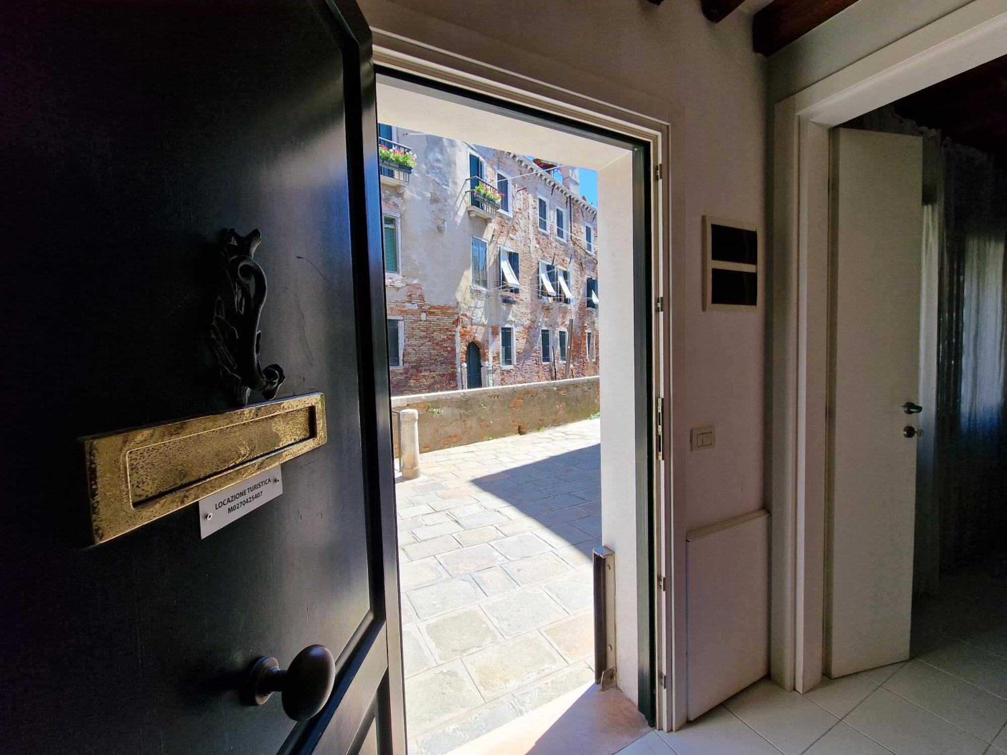 Veneziacentopercento Apartments & Rooms Ngoại thất bức ảnh